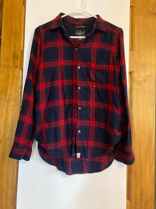 American Eagle Outfitters Tops - Women’s American Eagle Outfitters Navy/Red Flannel Button-Down Boyfriend Fit